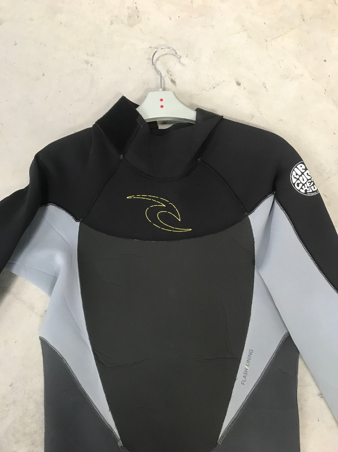 Ripcurl 2-3mm Large Mens Wetsuit