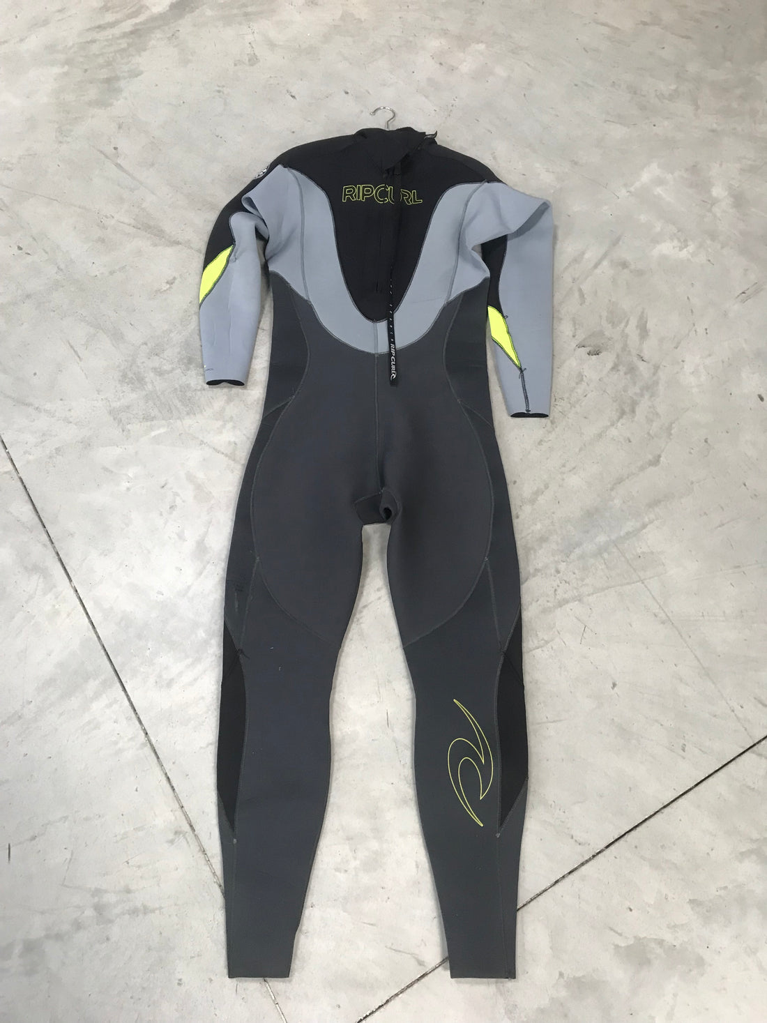 Ripcurl 2-3mm Large Mens Wetsuit