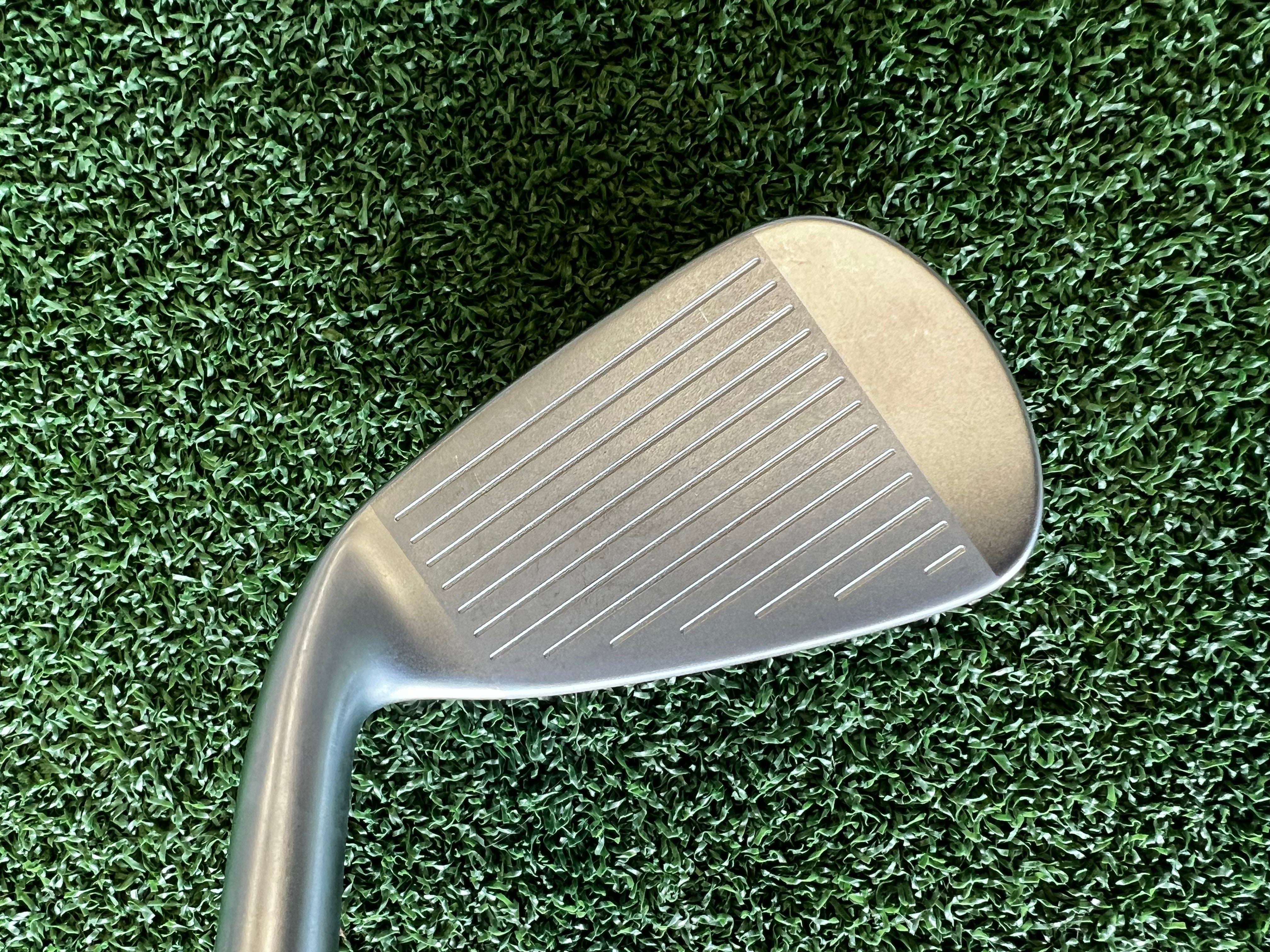 2025 Mizuno JPX 925 Hot Metal 6-9, PW Iron Set *Excellent Condition*