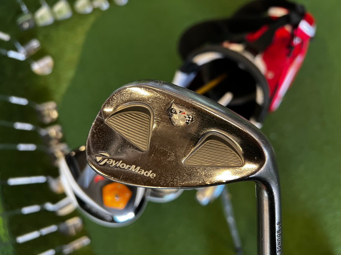 TaylorMade R11 Full Set Dexterity- R/H Flex- Stiff Condition- 7.5 Includes: TaylorMade R11 Driver With Headcover, R11 5 Wood, Burner 3 Hybrid, R11 6-9, Pw Iron Set, TaylorMade RAC 52° Wedge Cheng Sheng Stand Bag