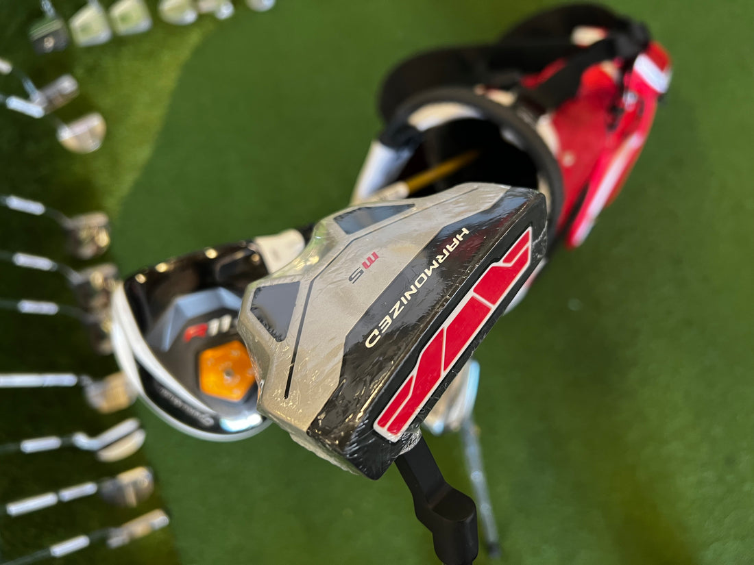 TaylorMade R11 Full Set Dexterity- R/H Flex- Stiff Condition- 7.5 Includes: TaylorMade R11 Driver With Headcover, R11 5 Wood, Burner 3 Hybrid, R11 6-9, Pw Iron Set, TaylorMade RAC 52° Wedge Cheng Sheng Stand Bag