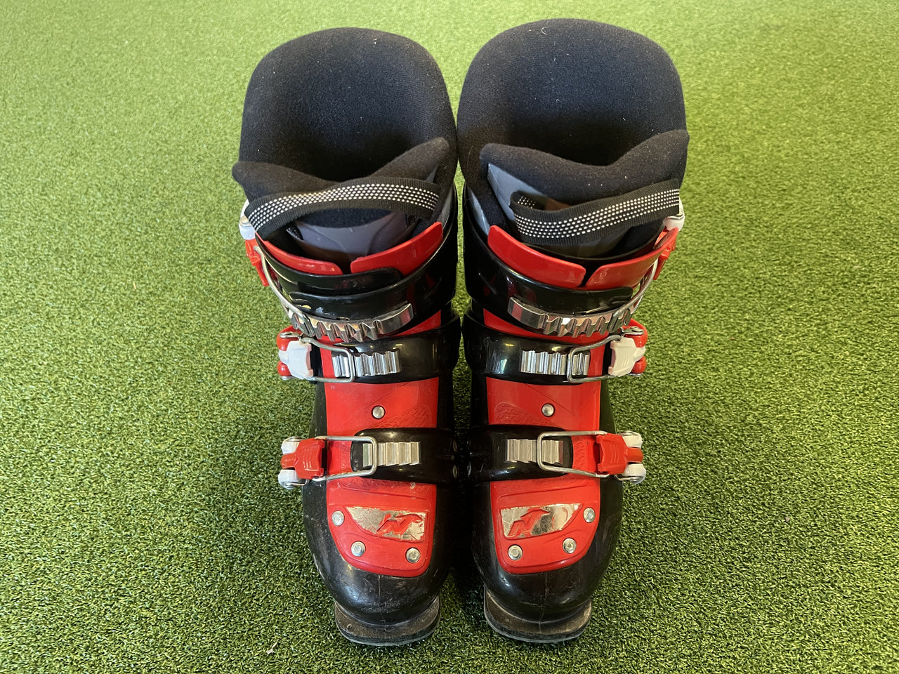 Nordica Fire Arrow Team 3 21.5cm Junior Ski Boots