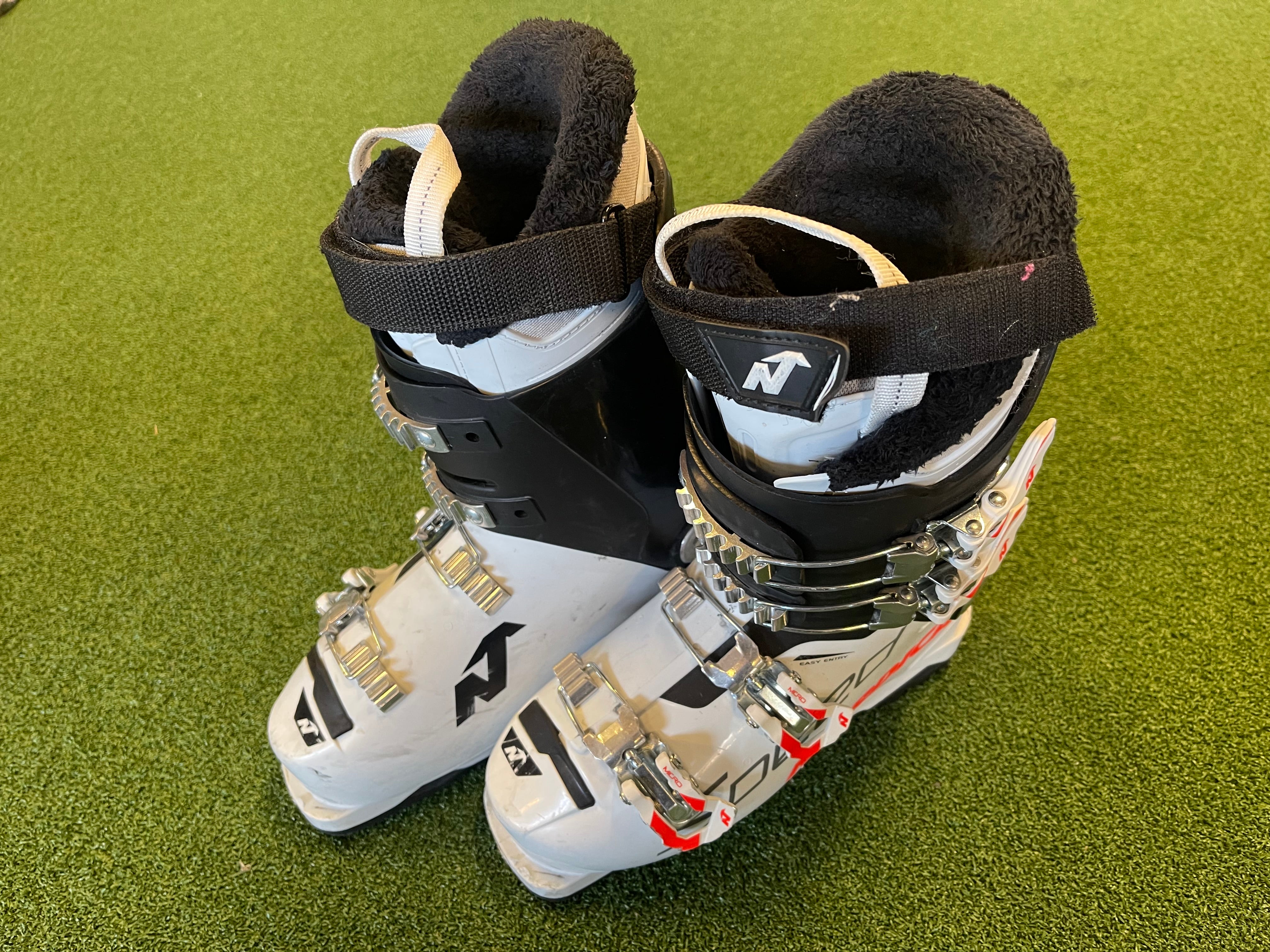 Nordica Junior Ski Boots | Speed Machine J4 Flex 60