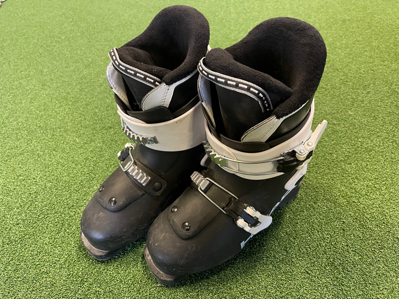 Head Z2 22-22.5cm Junior Ski Boots