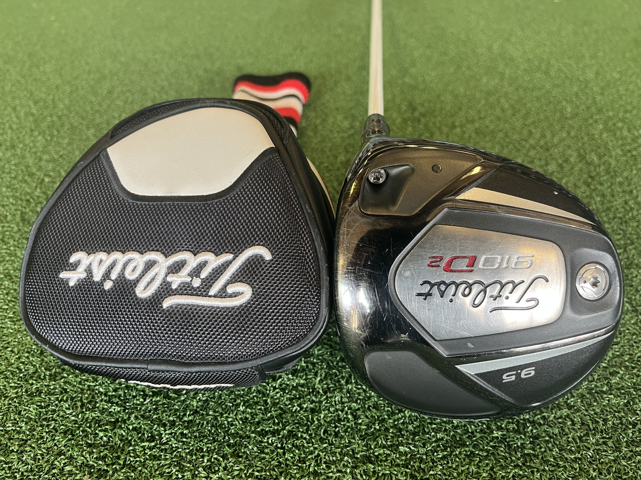 Titleist 910 D2 9.5° Driver With Headcover