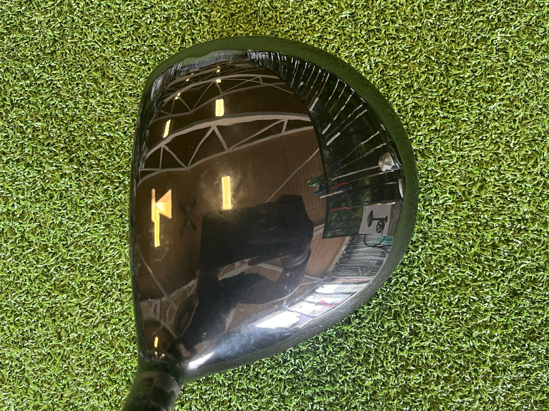 Titleist 910 D2 9.5° Driver With Headcover