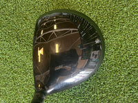 Titleist 910 D2 9.5° Driver With Headcover