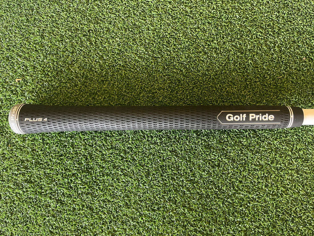 Titleist 910 D2 9.5° Driver With Headcover