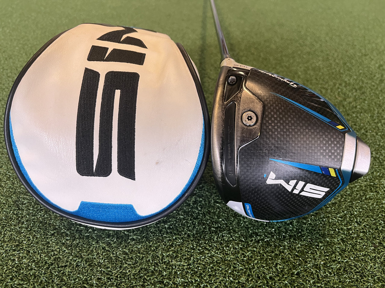 TaylorMade Sim 2 10.5° Driver With Headcover