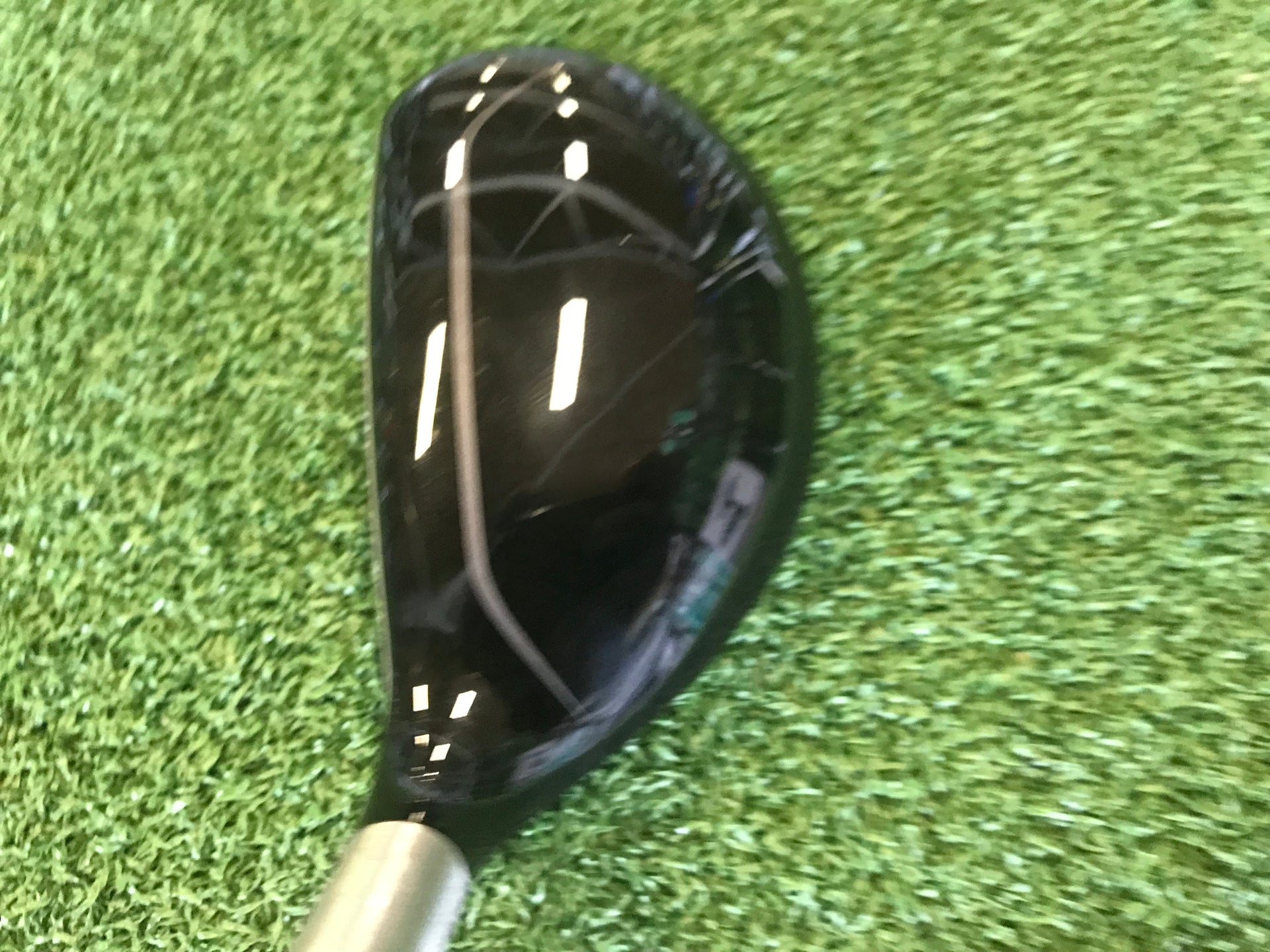 Taylormade Rescue Mid 19 Degree 3 Hybrid Regular Flex Taylormade Rescue Mid 19 Degree 3 Hybrid Regular Flex