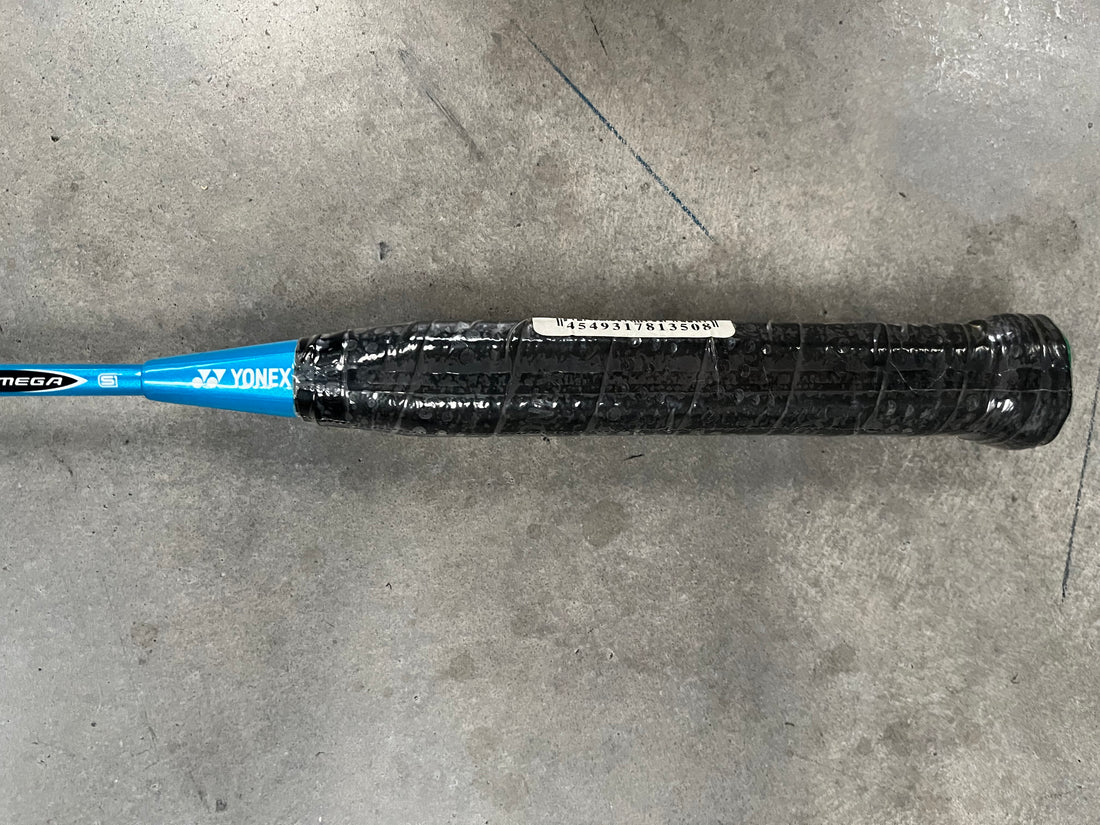 *New* Yonex B-700 Badminton Racket With Cover