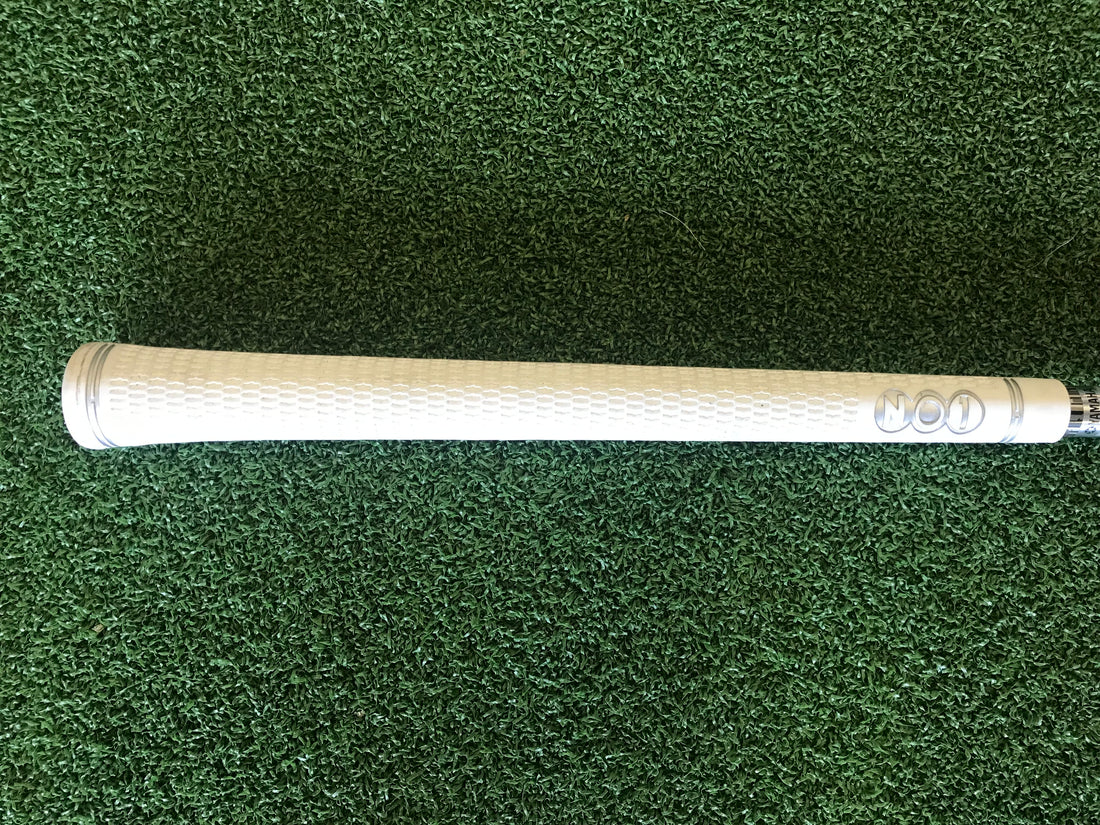 TaylorMade M5 10.5° Driver With Headcover