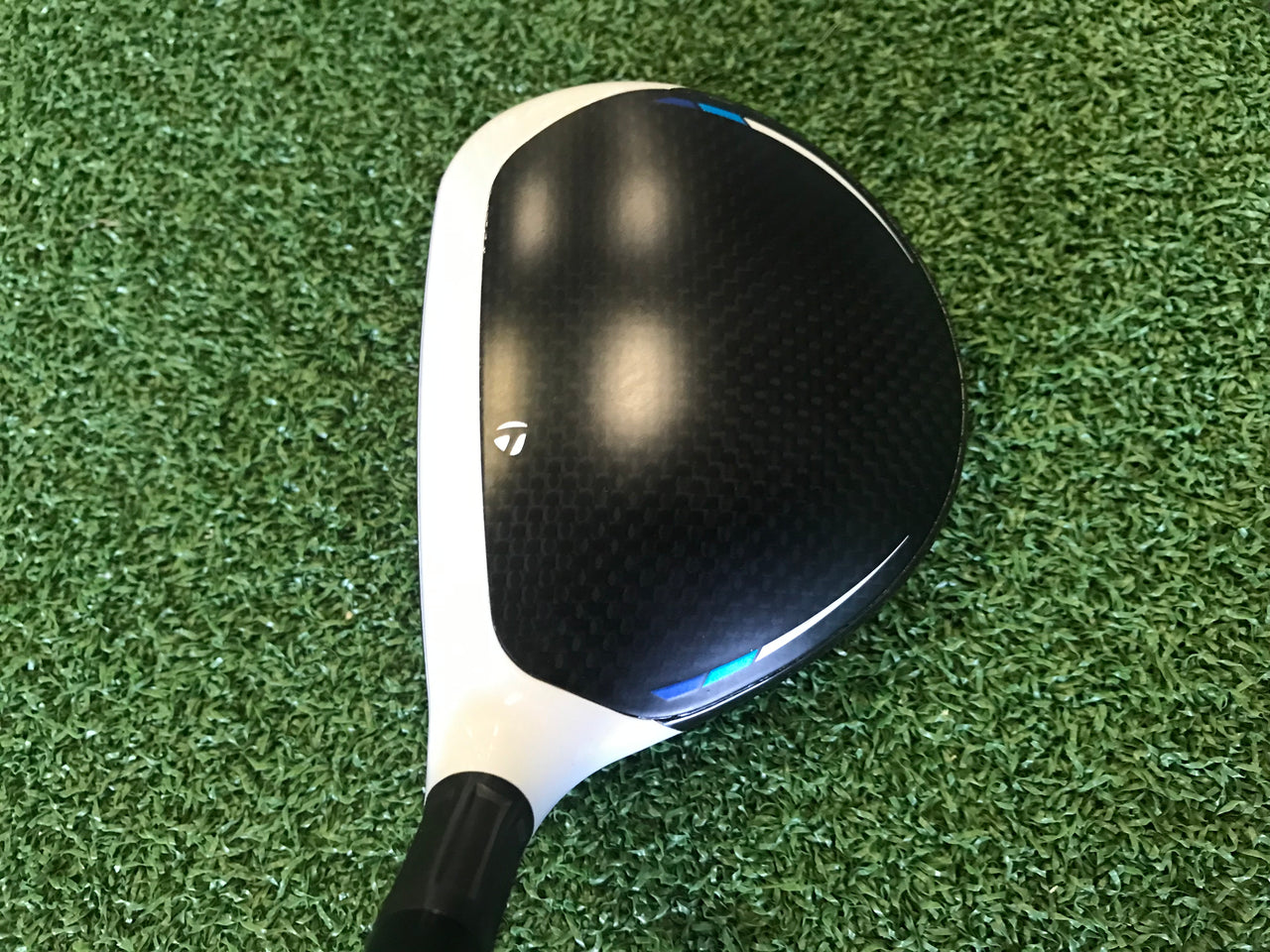 2021 TaylorMade Sim 2 Max 18° 5 Wood With Headcover Dexterity- R/H Flex- Regular Length- 42.5" Condition- 8.5 S/N- 44ET3102 Shaft- Tensei TM 50g Grip- Lamkin