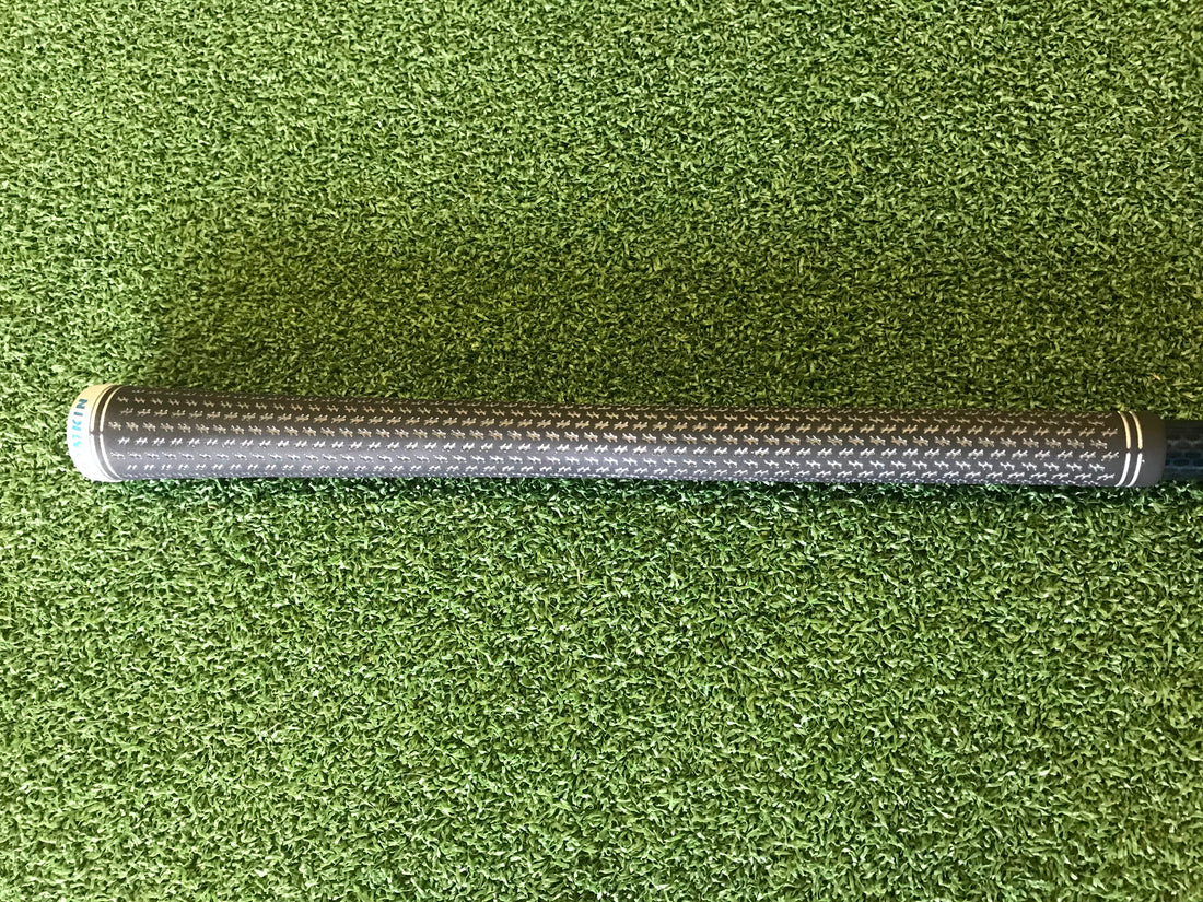 2021 TaylorMade Sim 2 Max 18° 5 Wood With Headcover Dexterity- R/H Flex- Regular Length- 42.5" Condition- 8.5 S/N- 44ET3102 Shaft- Tensei TM 50g Grip- Lamkin