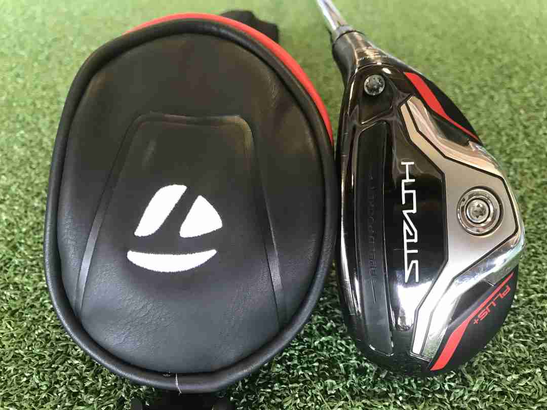 2022 TaylorMade Stealth Plus+ 19.5° 3 Hybrid With Headcover Dexterity- R/H Flex- Stiff Length- 40" Condition- 8.5 S/N- 21HT352P Shaft- N.S.Pro 950GH Grip- Lamkin