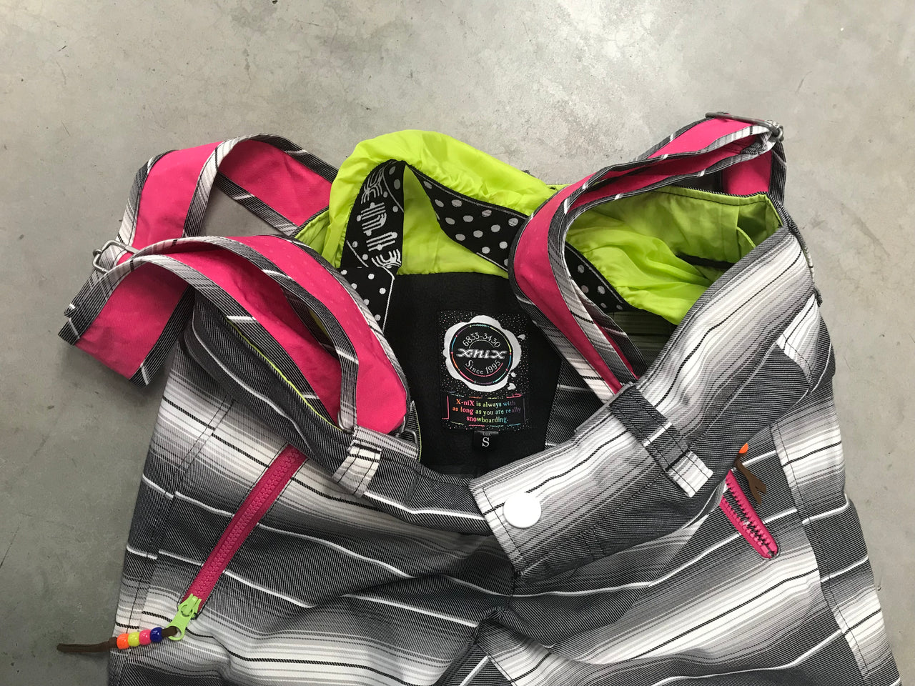 X-Nix Women's Snow Pants Size- Small Condition- 7