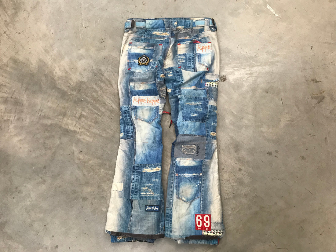 Mountain Rockstar Women's Snow Pants Size- Medium Condition- 7.5