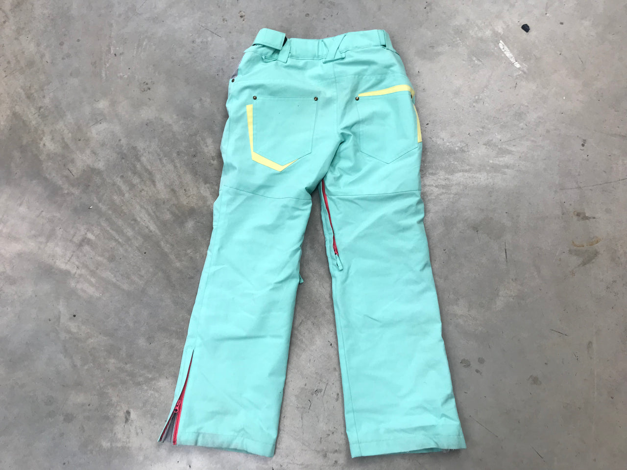 Secret Garden Women's Snow Pants Size- Extra Small Condition- 7.5