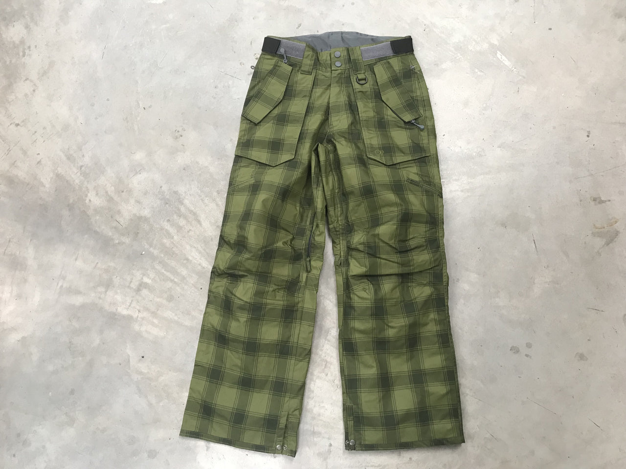 Ocean Pacific Men's Green Snow Pants Size- Medium Condition- 9