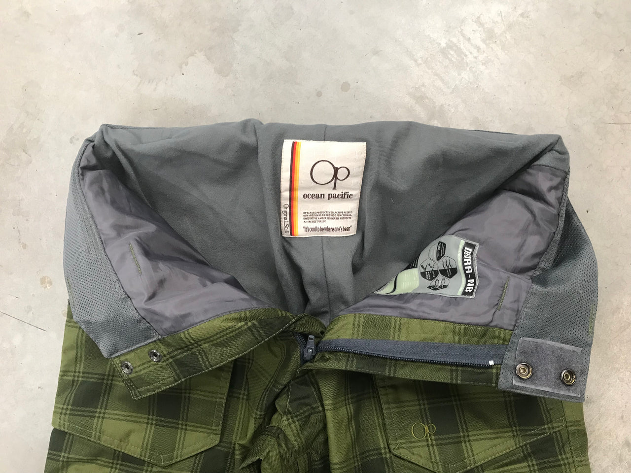 Ocean Pacific Men's Green Snow Pants Size- Medium Condition- 9