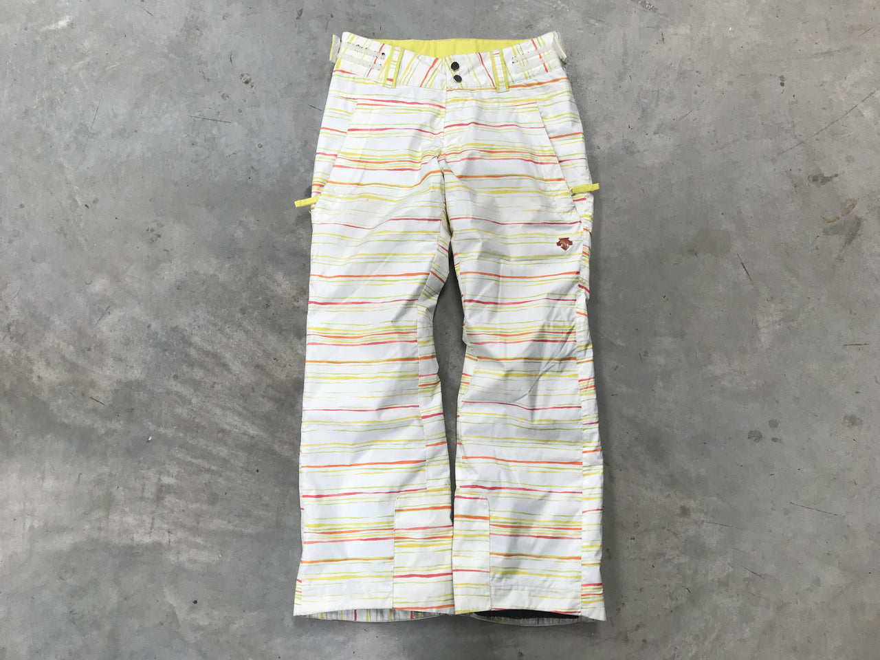 Discente Women's White/Stripe Snow Pants Size- Medium Condition- 7.5