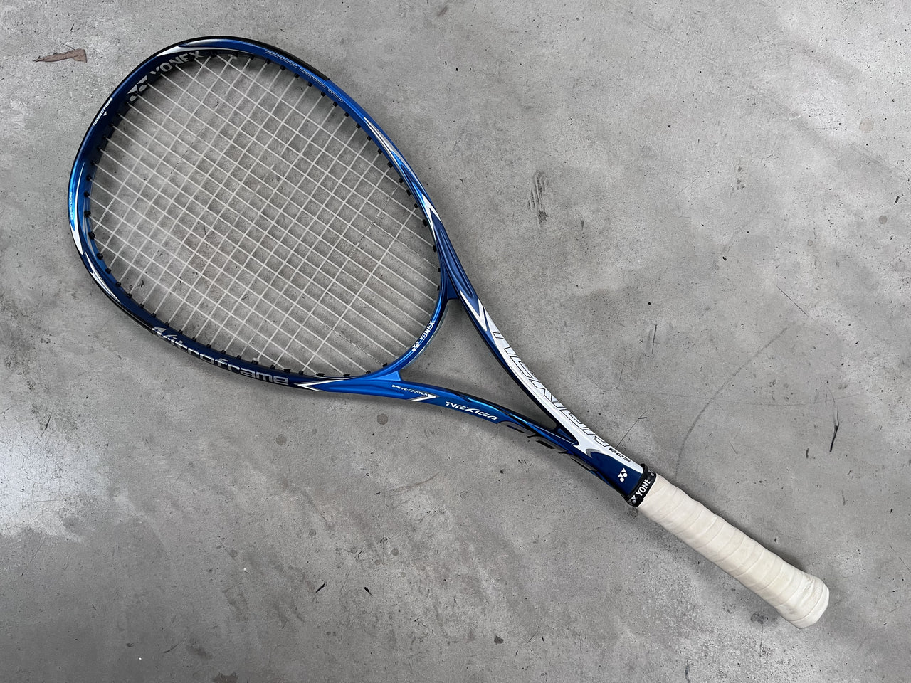 Yonex Nexiga 80S Tennis Racket