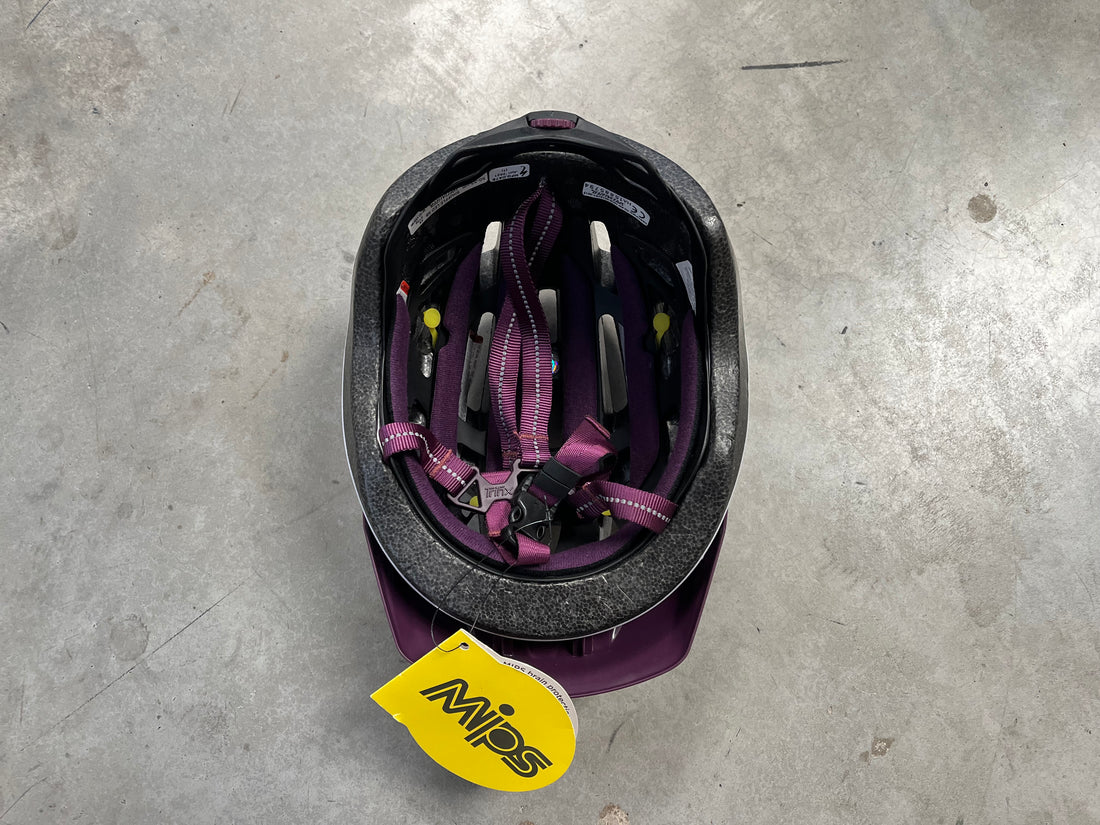*New* Specialized Shuffle 50-55cm Childs Adjustable Bike Helmet With Light