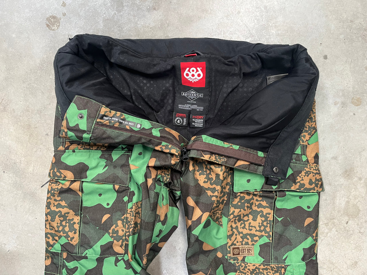 686 Authentic Collection Mens Snow Pants Size- Large *Like New*