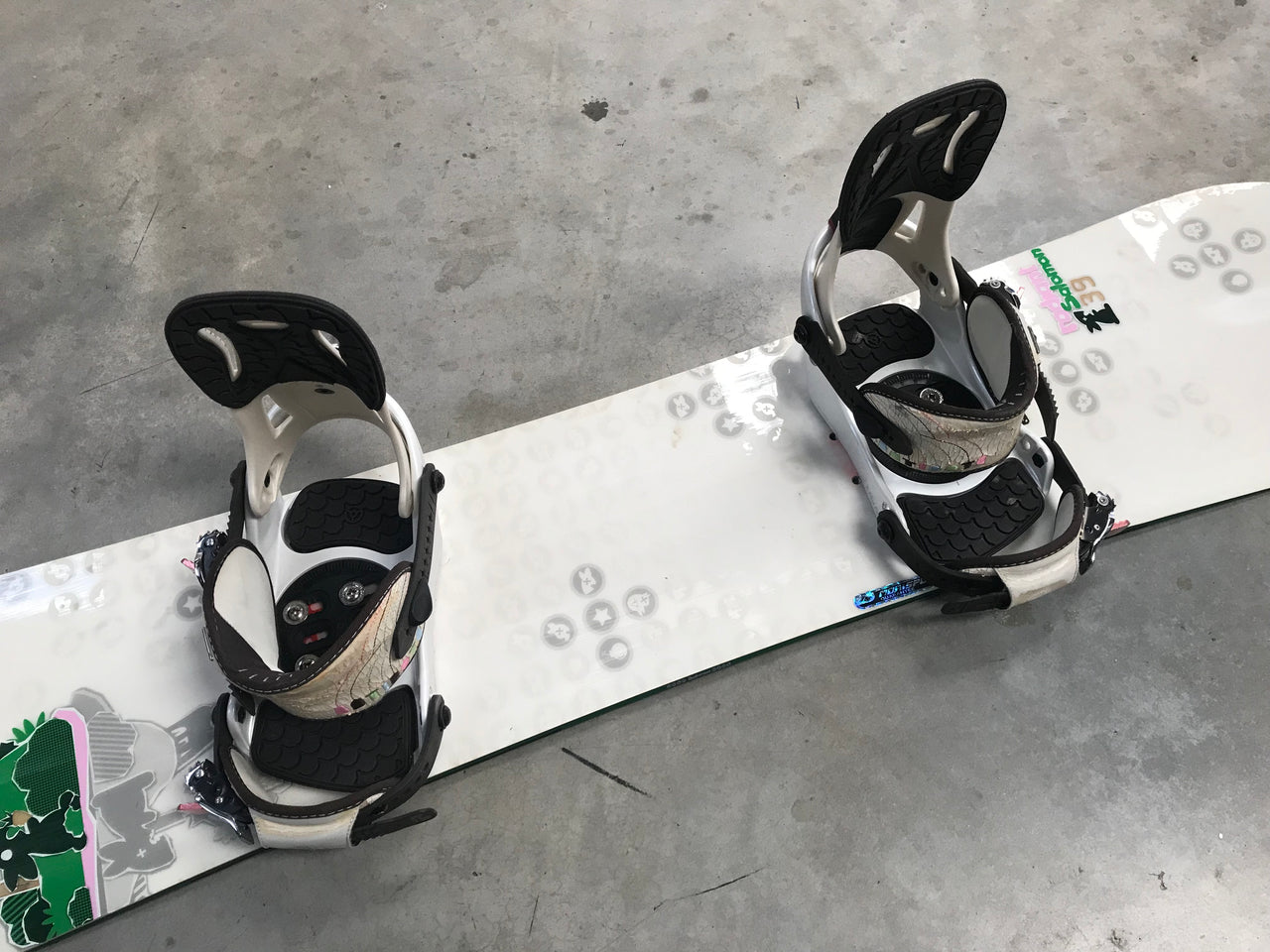 Salomon Radiant 139cm Junior Snowboard with Bindings