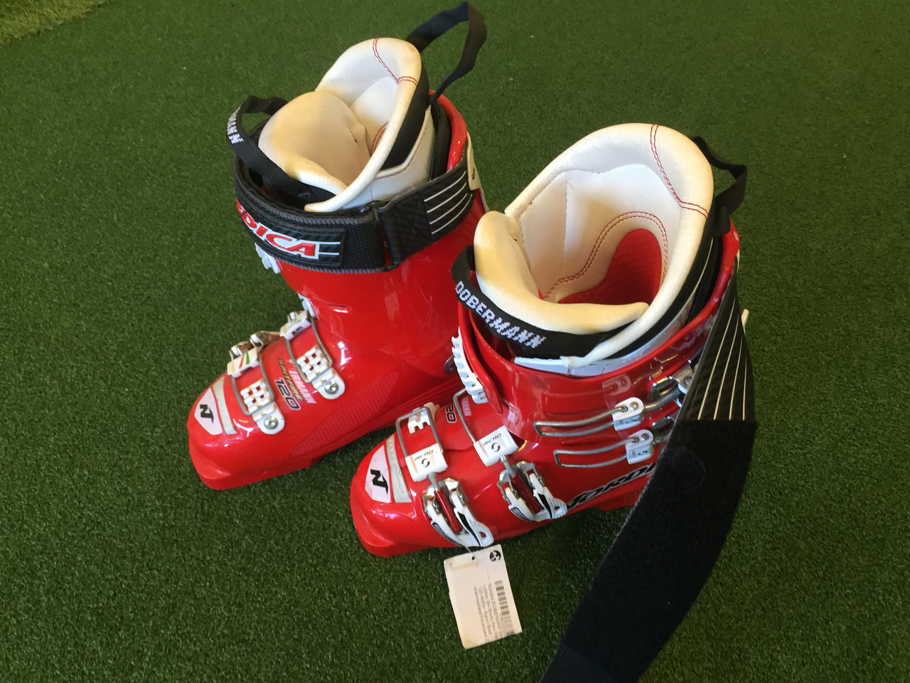 Nordica DOBERMAN 23cm Ladies Ski Boots Red *Excellent Condition*