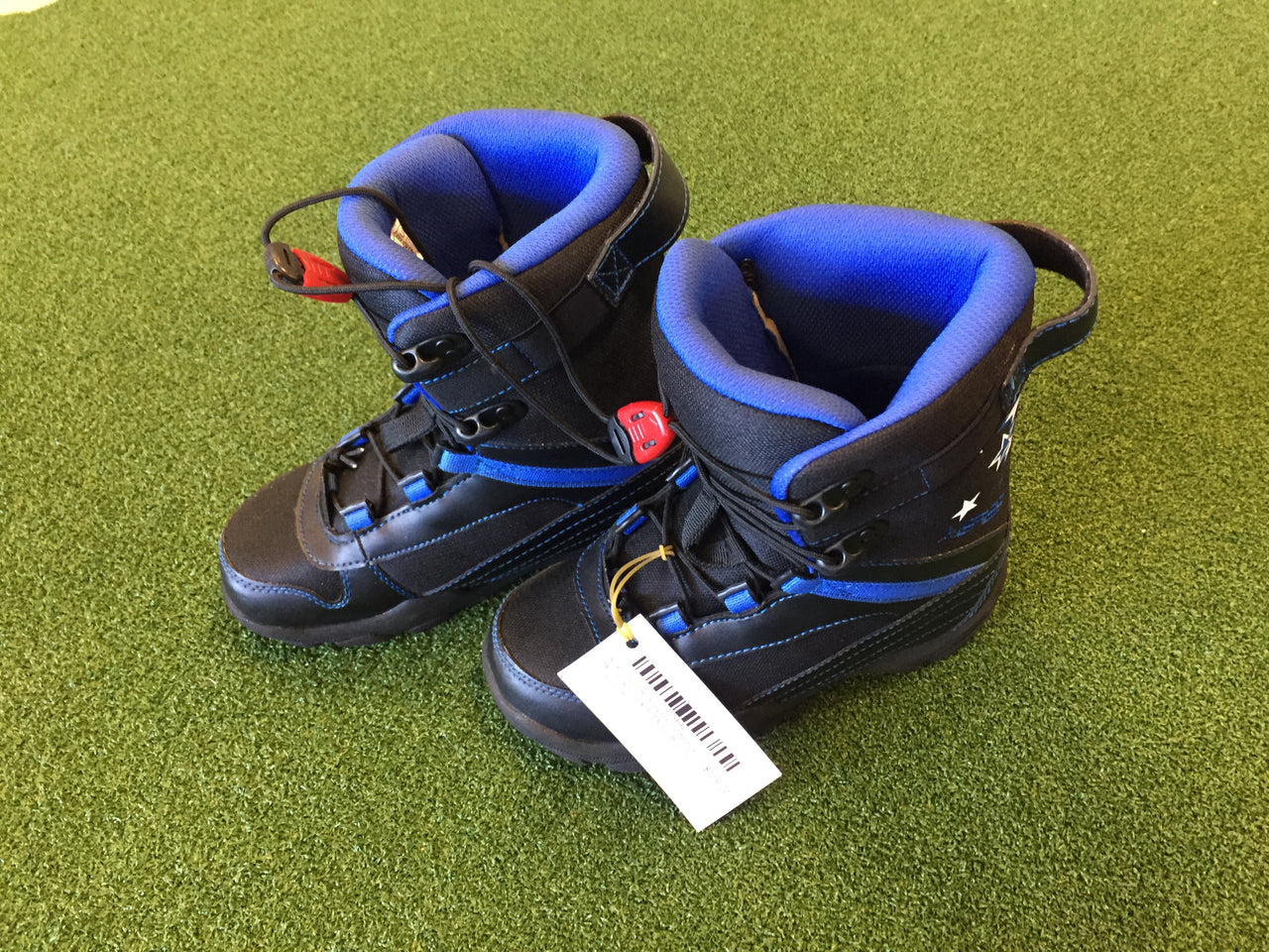 Xeres 23cm  US5  Snowboarding Boots with Speed Lacing *Excellent Condition*