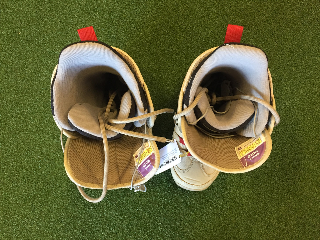 Burton Moto 23.5cm US6.5 Snowboard Boots with Traditional Lacing *Excellent Condition*
