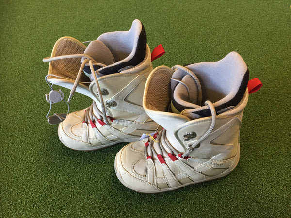 Burton Moto 23.5cm US6.5 Snowboard Boots with Traditional Lacing *Excellent Condition*