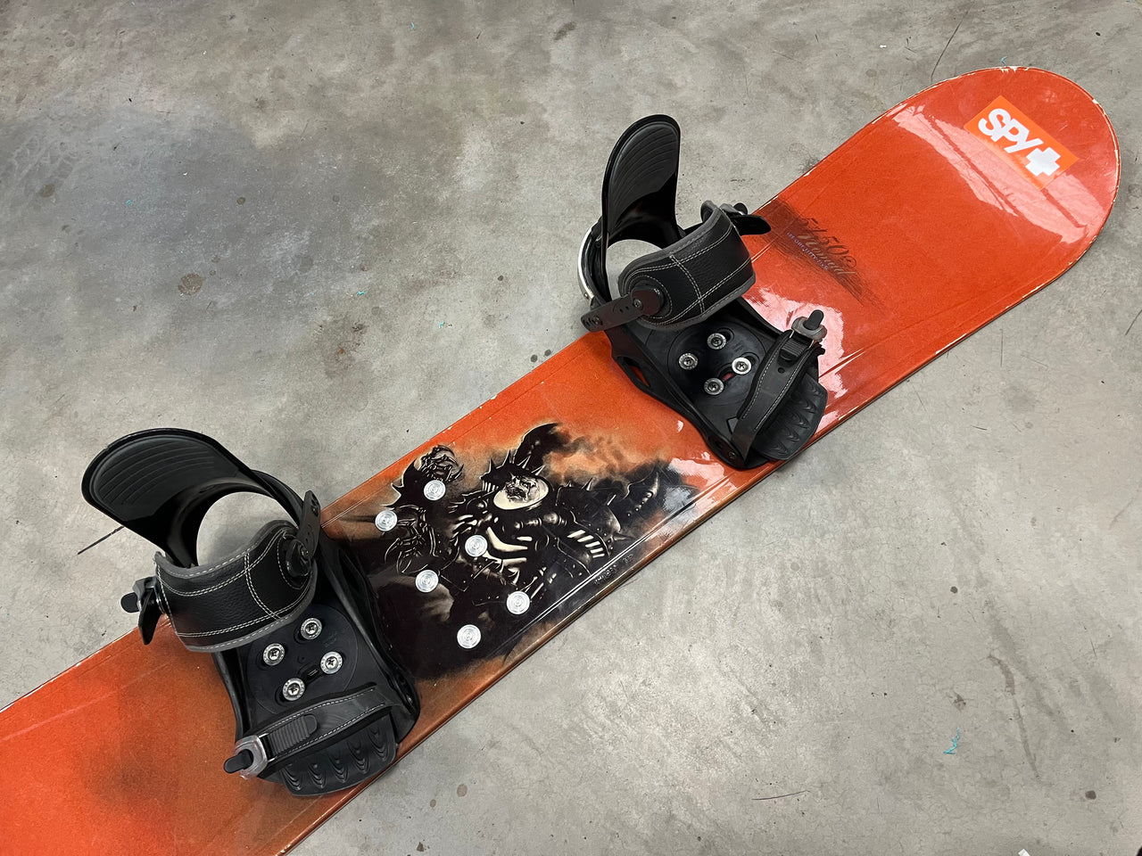 Nomad 5150 155cm Snowboard With Medium Bindings