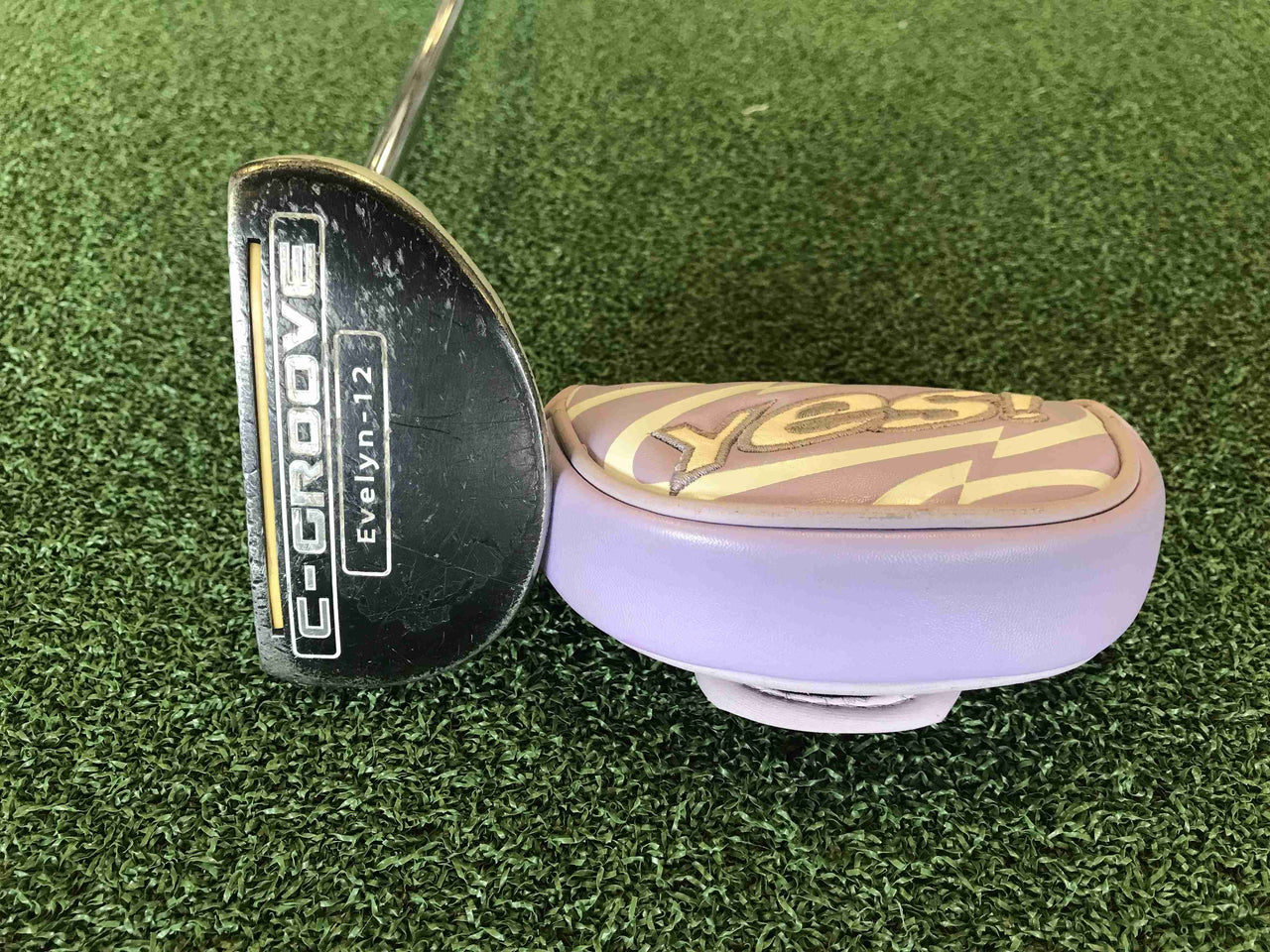 Yes! C Groove Evelyn Ladies 33" Putter With Headcover