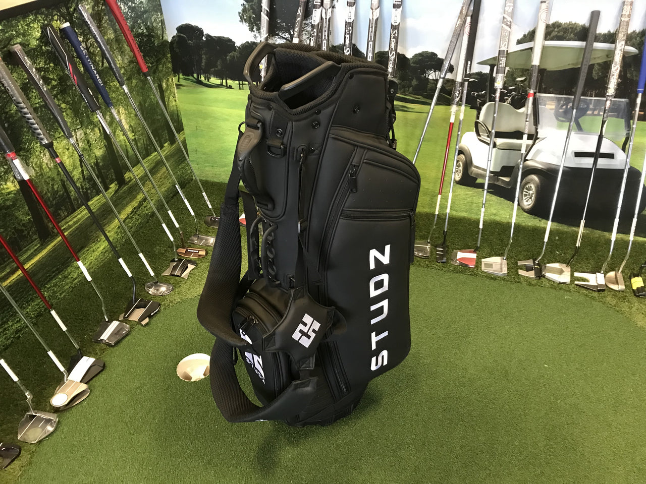 *New* Studdz 4-Way Stand Bag
