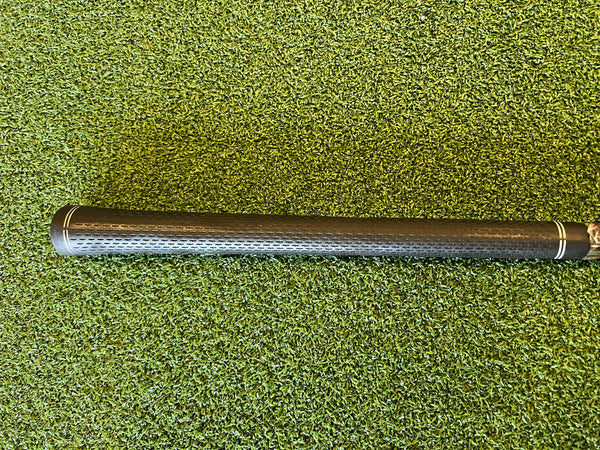 2011 Titleist 910H 21° 4 Hybrid Dexterity- R/H Flex- Stiff Length- 39.5" Condition- 7.5 S/N- S1110260 Shaft- KSB Tour Grip- Titleist