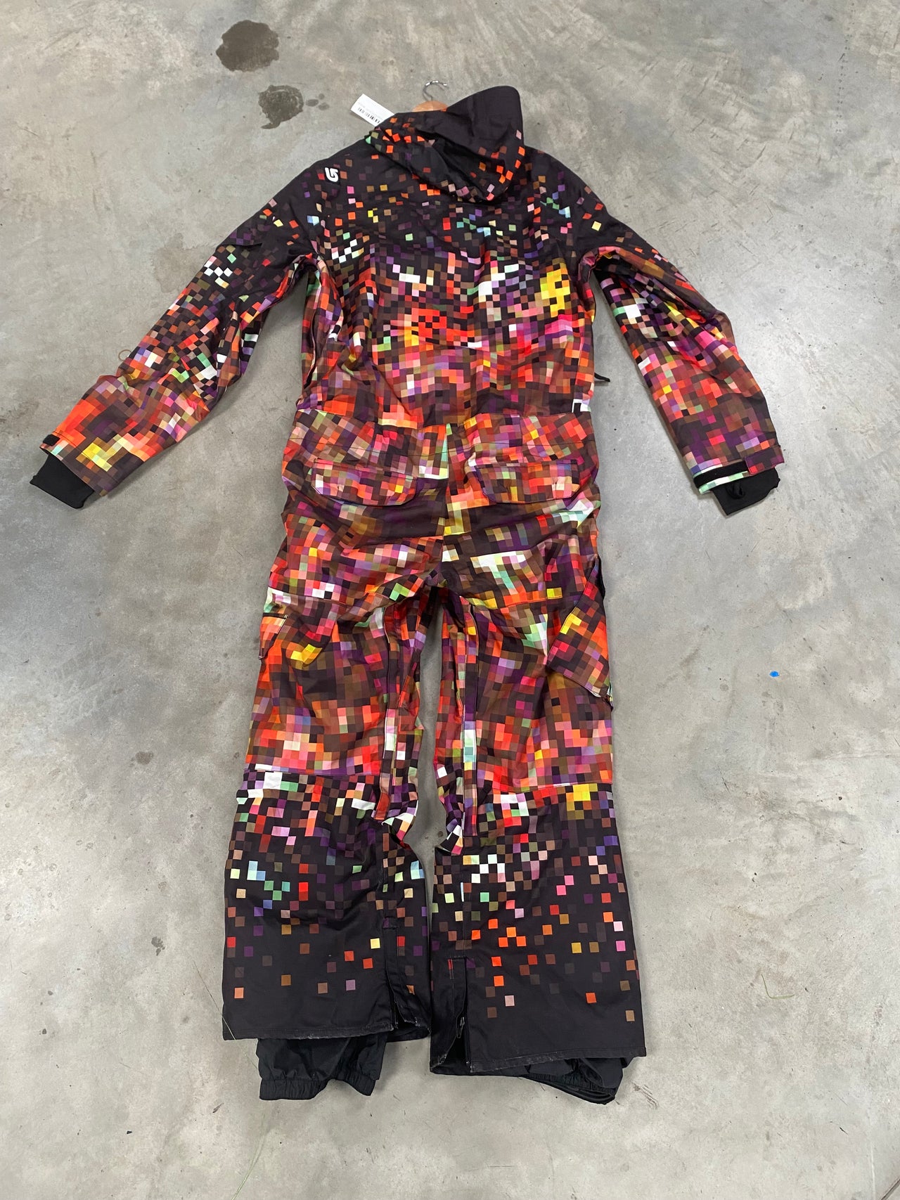 Burton Pixelated Men’s Ski Suit Size- XXL 6'3+ *Excellent Condition*