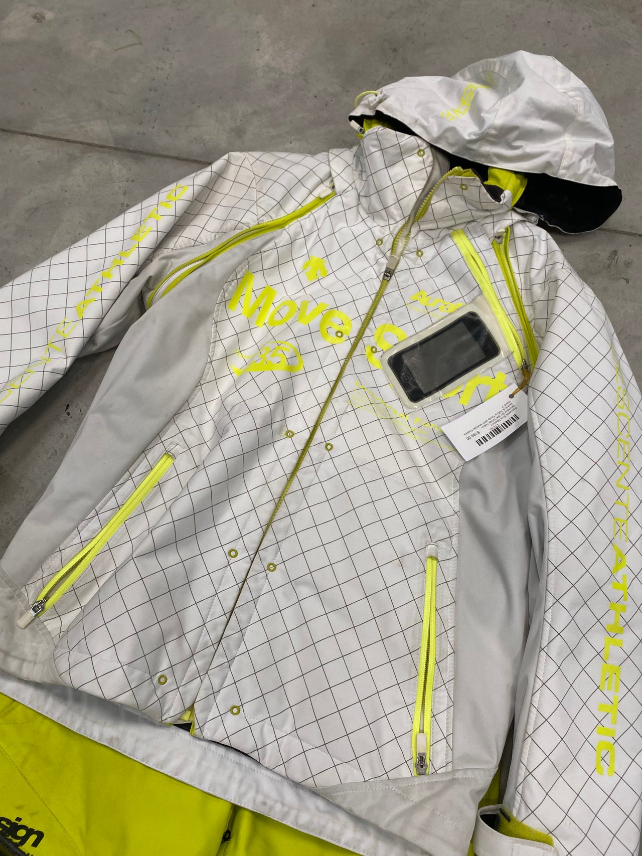 Descente Size Medium Womens Ski Set White/Yellow Jacket & Yellow Pants