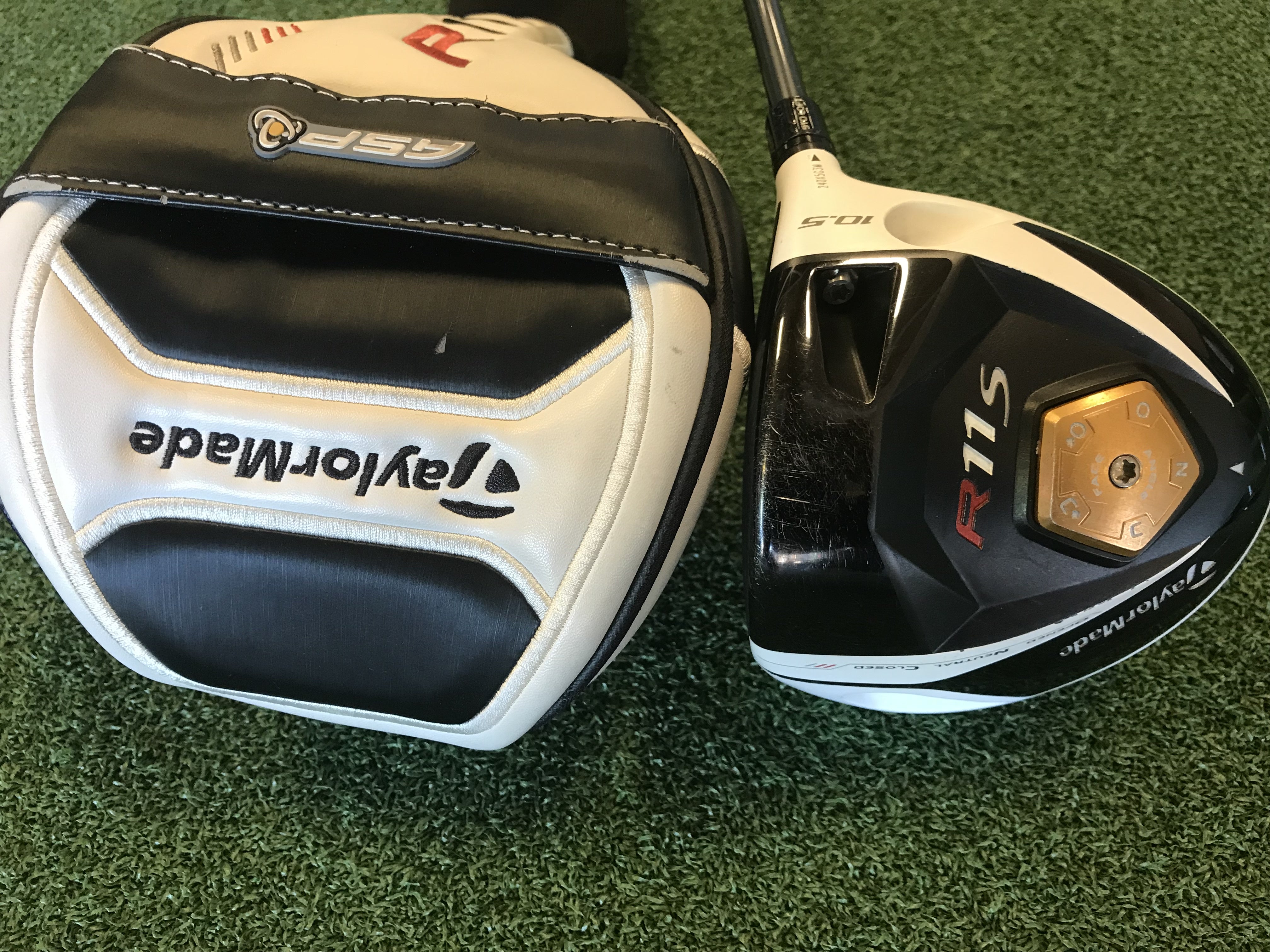 2012 TaylorMade R11 10.5° Driver with Headcover *Excellent Condition*