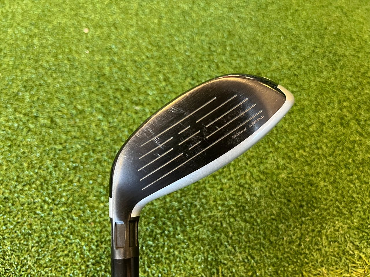 TaylorMade M6 28° 6 Hybrid With Headcover