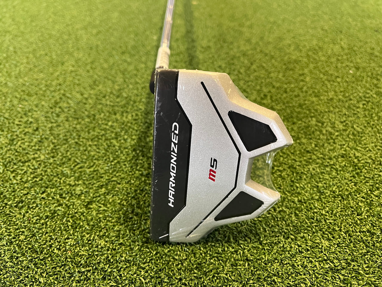 *New* Wilson Harmonized M5 35" Putter