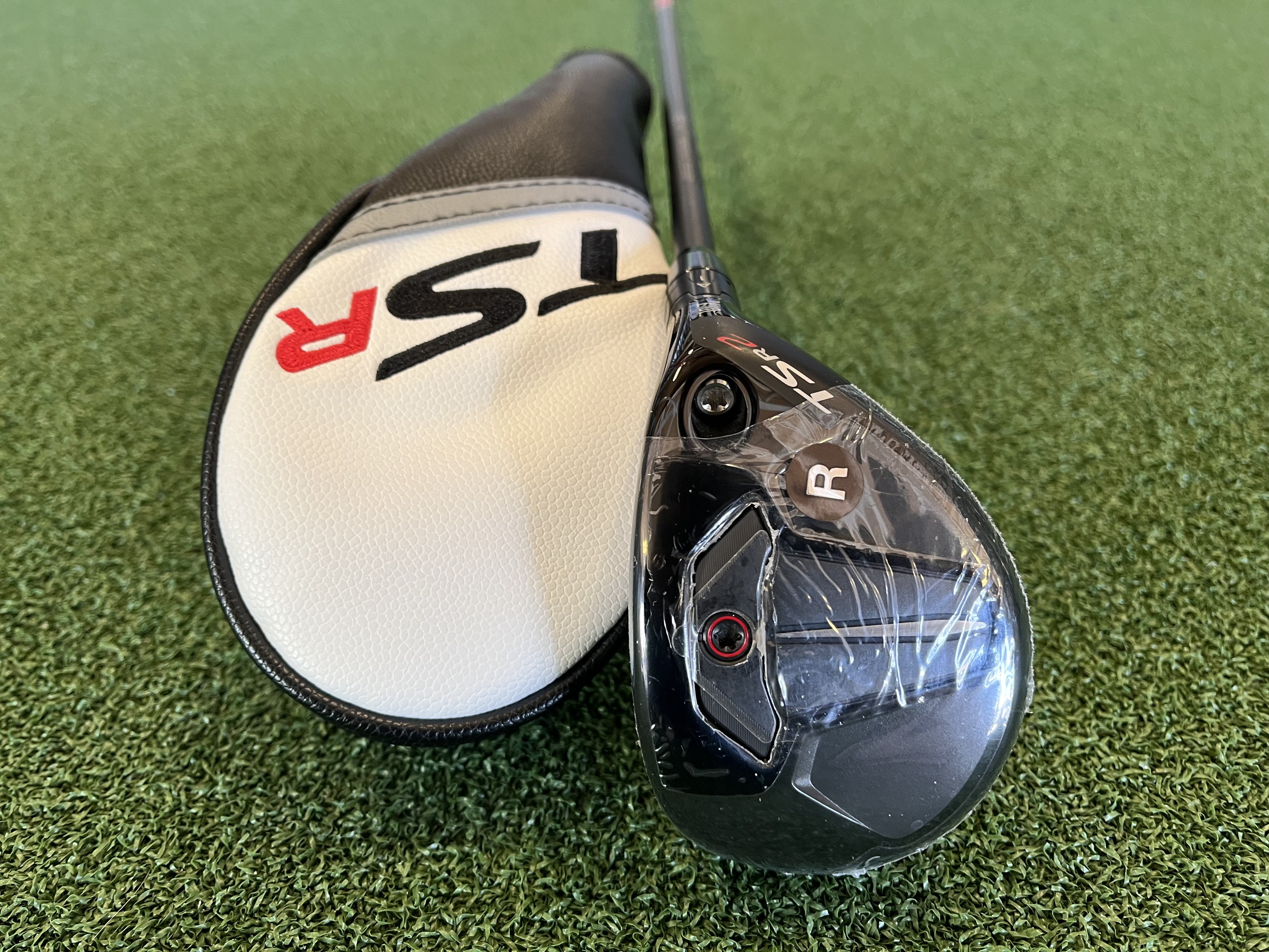 Titleist TSR2 5 Hybrid with Headcover - New 2022 Model