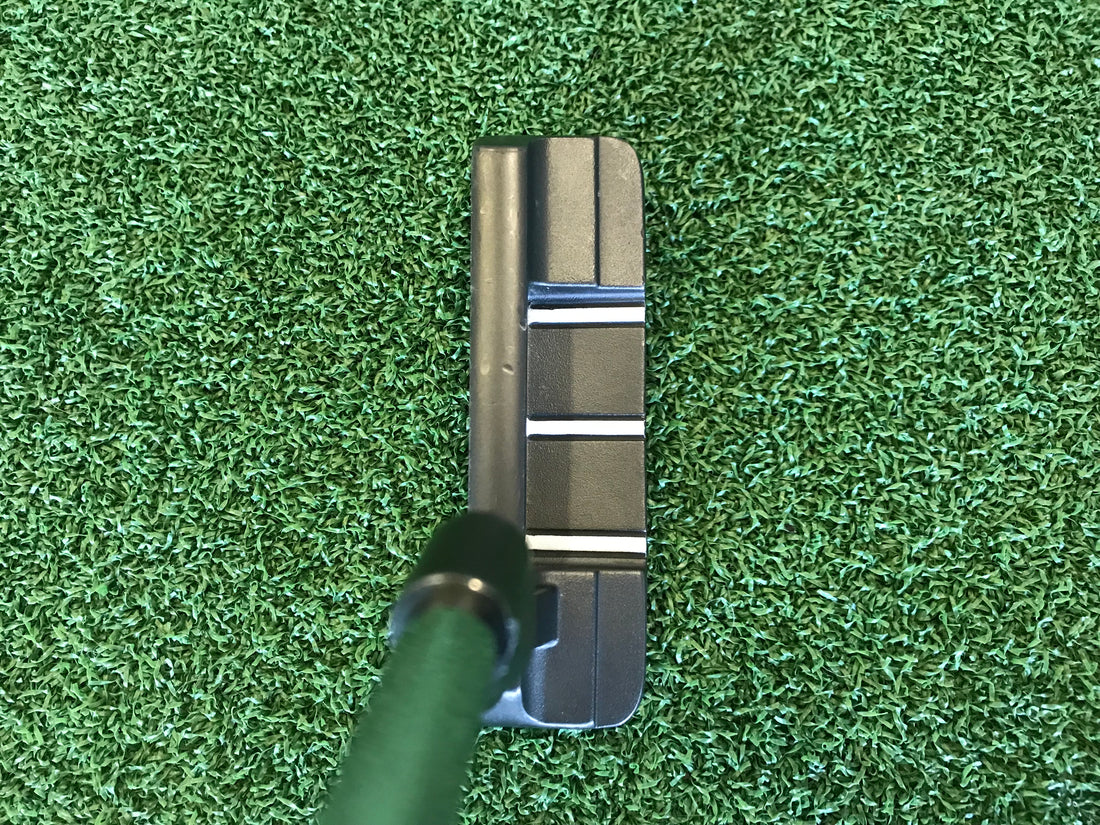 2016 Odyssey Toe Up 33" Putter With Headcover