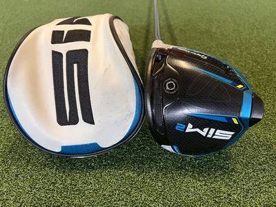 TaylorMade Sim 2 9° Driver With Headcover