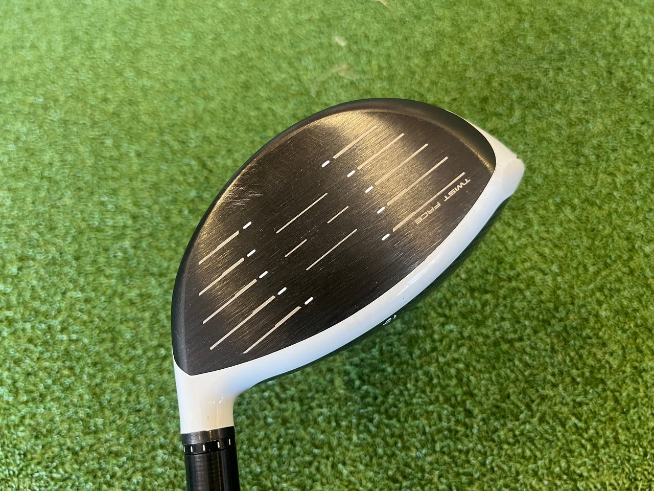 TaylorMade SIM 2 9° Driver With Headcover