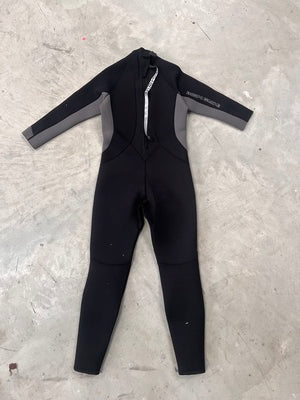 BodyGlove Men's Small 3/4 Arm Full Length Legs Wetsuit *Arms cut due to damage*
