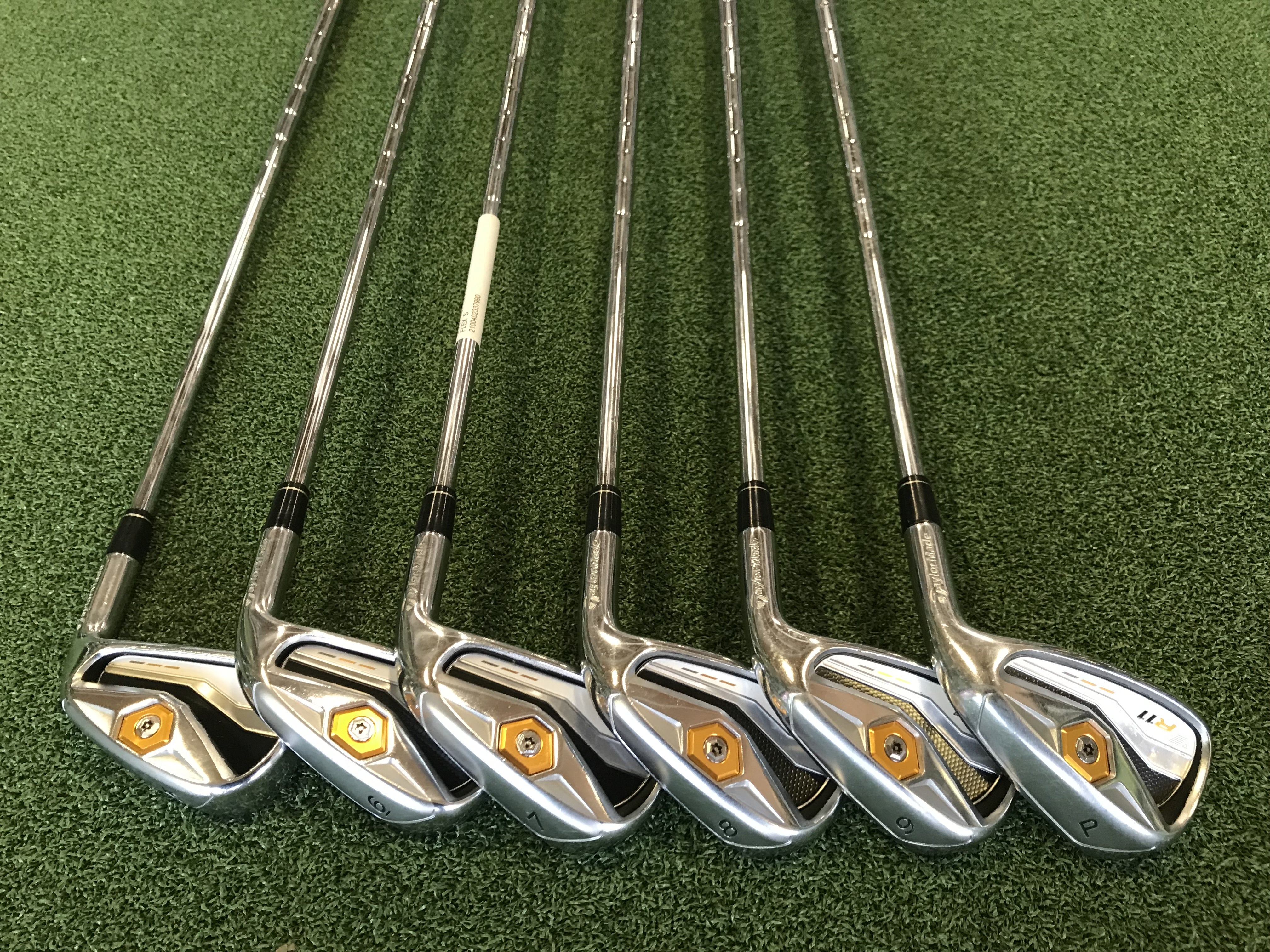 2011 TaylorMade R11 5-9, PW Iron Set