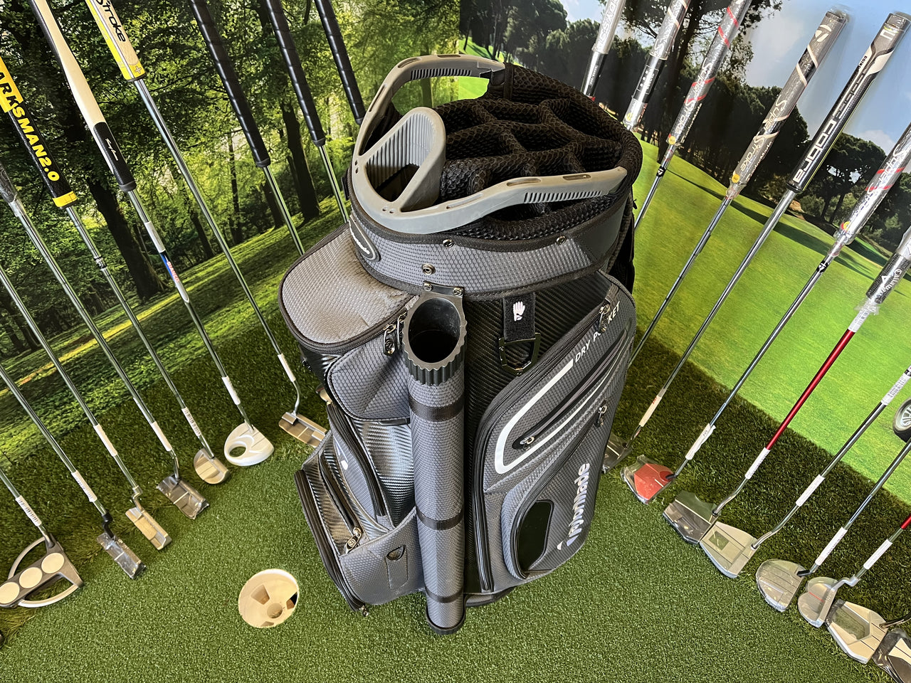 TaylorMade TM24 14-Way Cart Bag With Rain Cover *Excellent Condition*