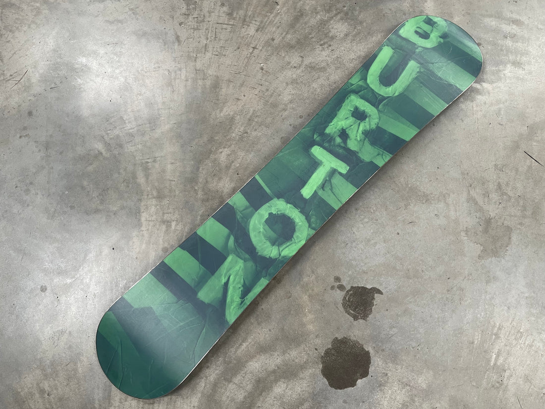 2014 Burton 154cm Men's Twin Snowboard